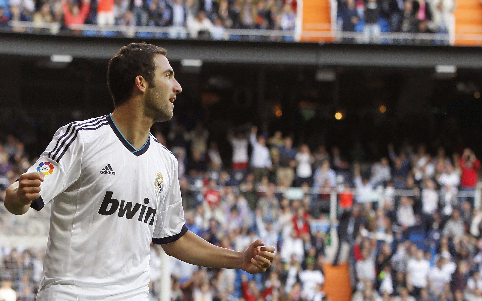 九游jiuyou-“胡利安·门德斯的进攻才能和防守稳定性，推动阿根廷美洲狮队腾飞”